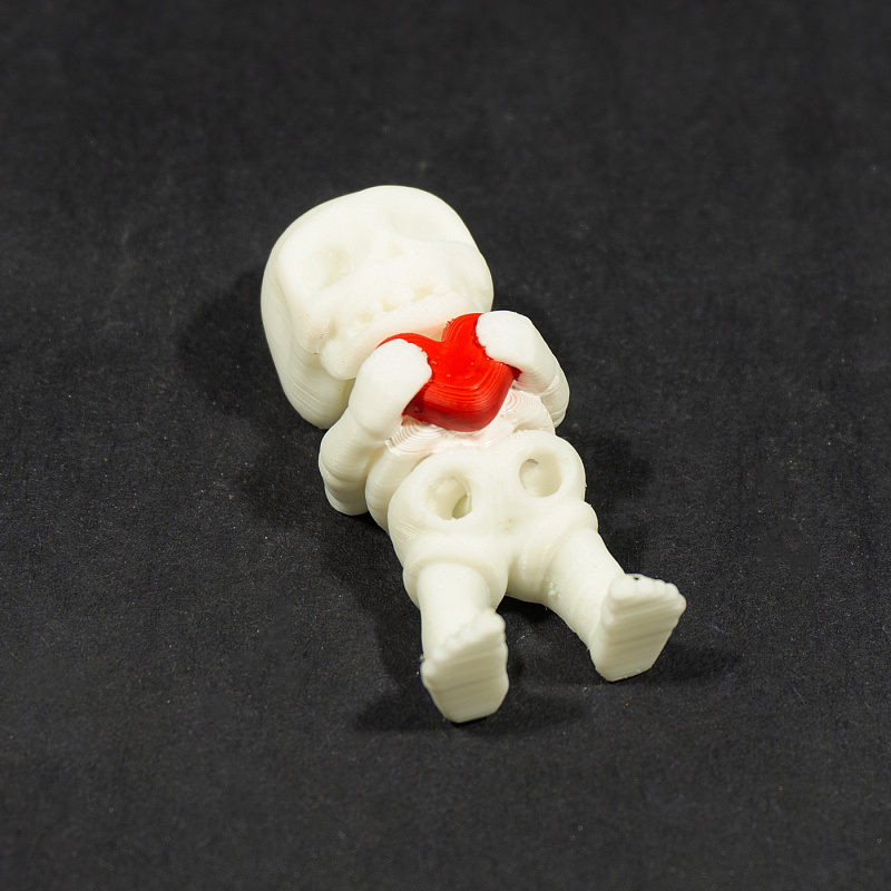 Брелок скелетик с сердцем