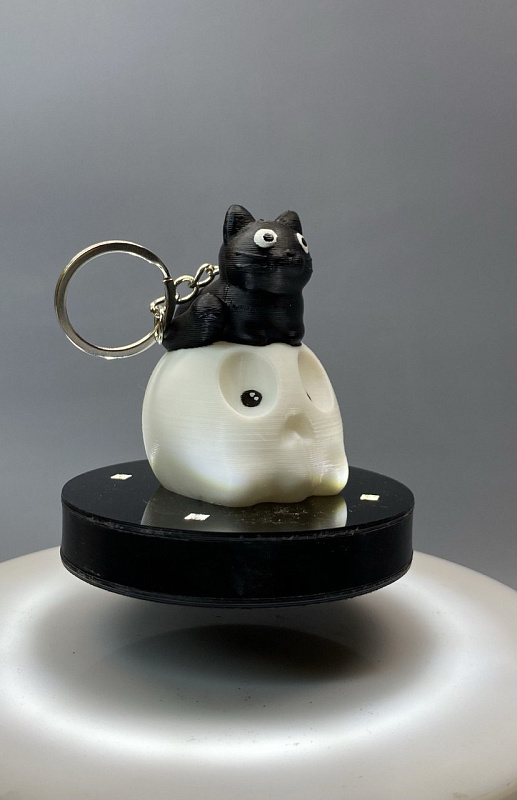 Черный котик брелок